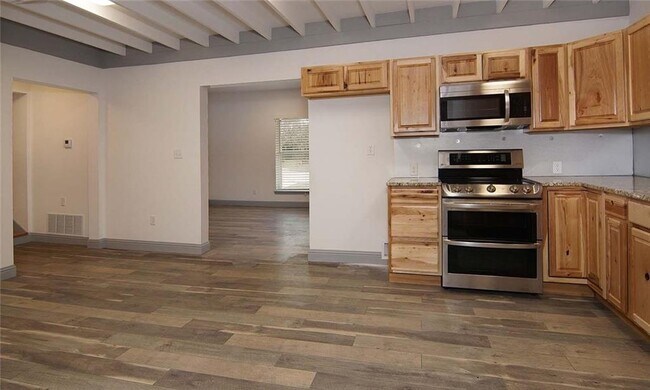 Building Photo - 311 Soward Ave
