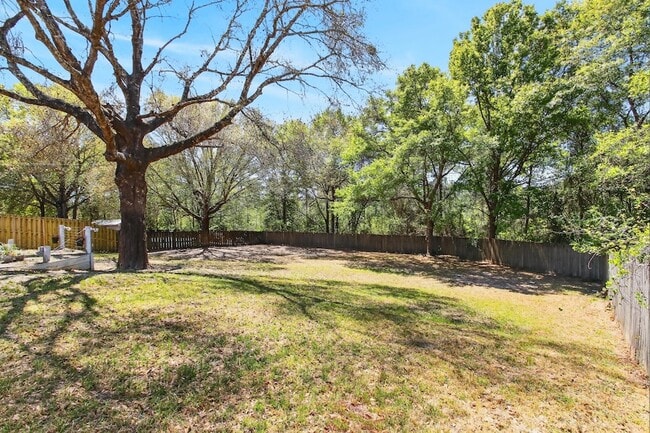 Building Photo - 1249 Northview Dr