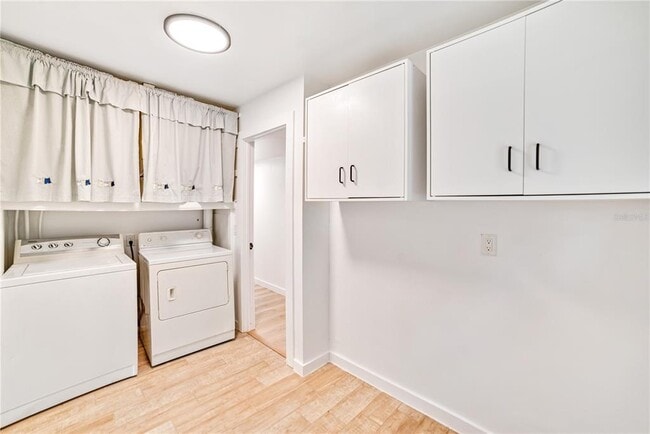 Building Photo - 4413 W Rogers Ave