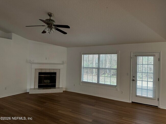 Building Photo - 1305 Hawks Crest Dr