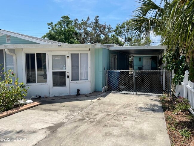 Building Photo - 66 River Dr