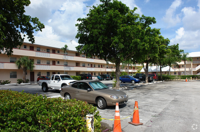 Primary Photo - Sunset Apartments