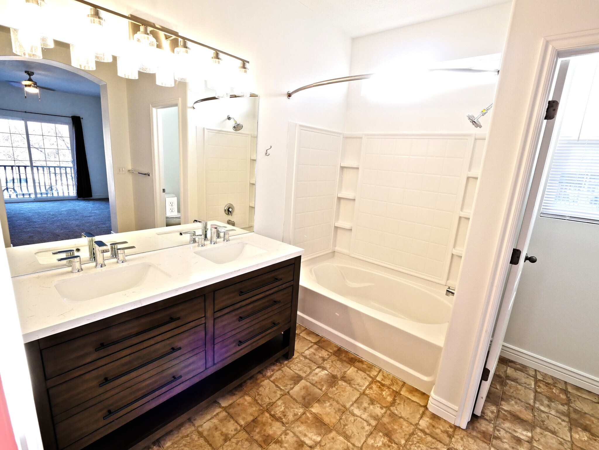 Building Photo - 3953 W Watkins Way