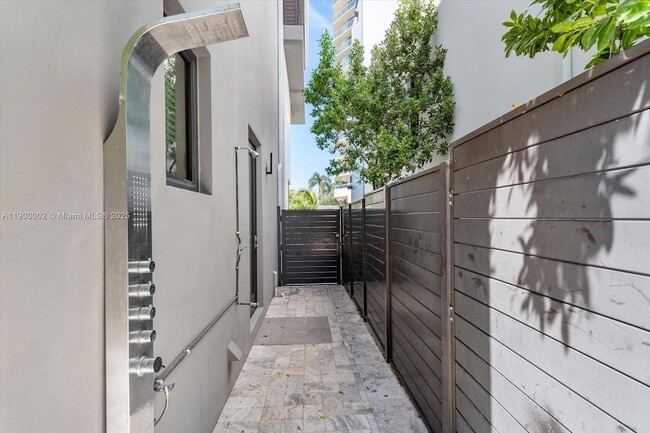 Building Photo - 332 Balboa St