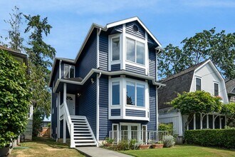 Building Photo - 3Bd/3.25Ba Seattle House