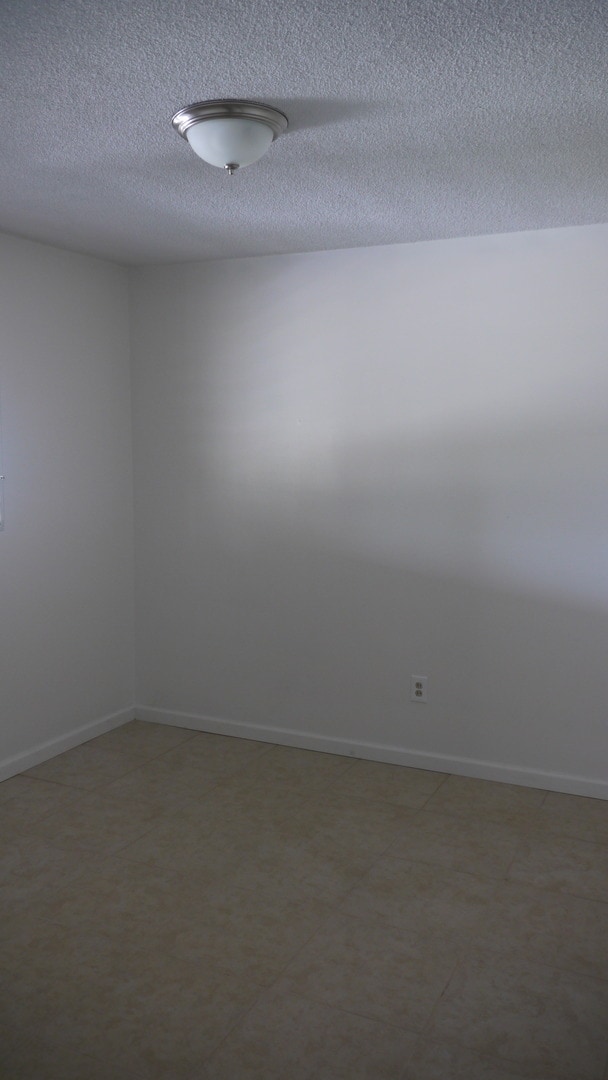 Building Photo - Beautifully Renovated 3-Bedroom Residence in San Bernardino