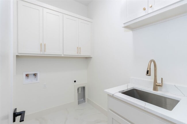 Building Photo - 3964 Hogan Dr