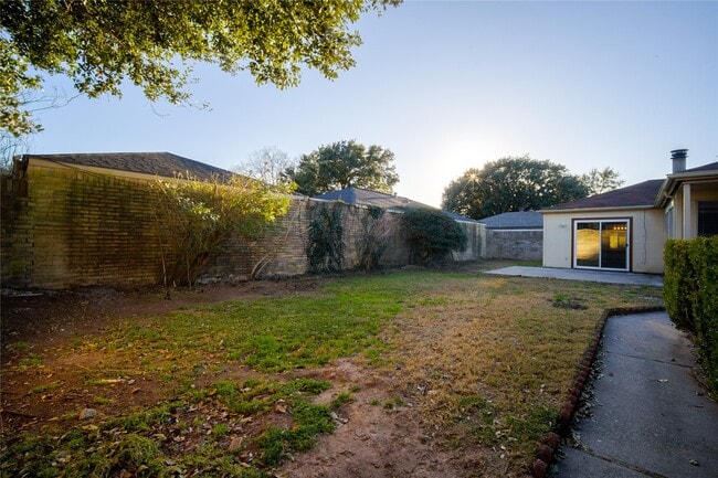 Building Photo - 8319 Wind Willow Dr