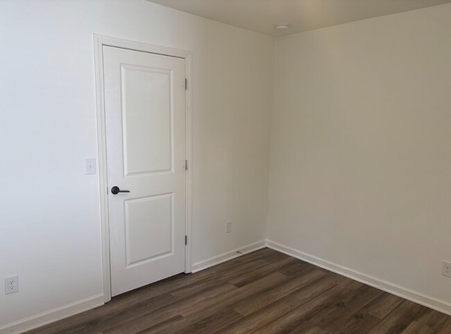 Building Photo - Pristine, Move In ready home in the Berryh...