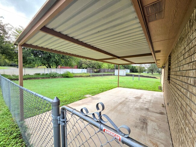 Building Photo - Charming 3-Bed, 2-Bath Country Home in Kem...