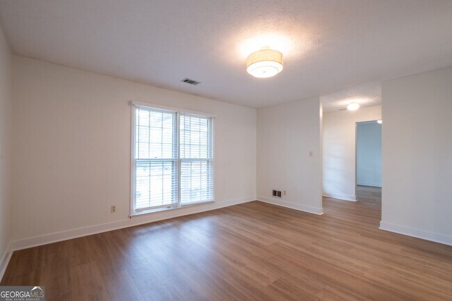 Building Photo - 2688 Benton Dr