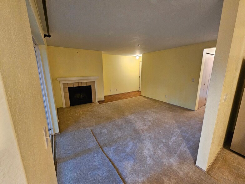 Building Photo - 19230 Forest Park Dr NE