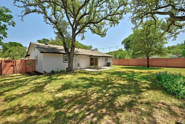 Building Photo - 2307 Whitestone Dr