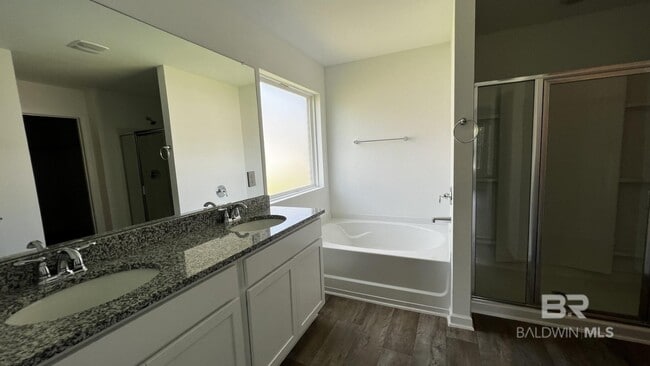 Building Photo - 13580 Cannes Ct