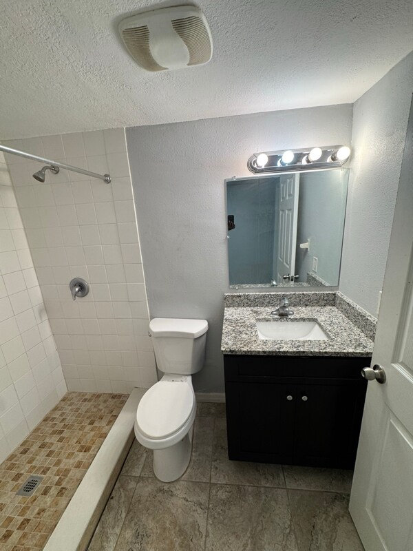 Building Photo - 809 Bentley St