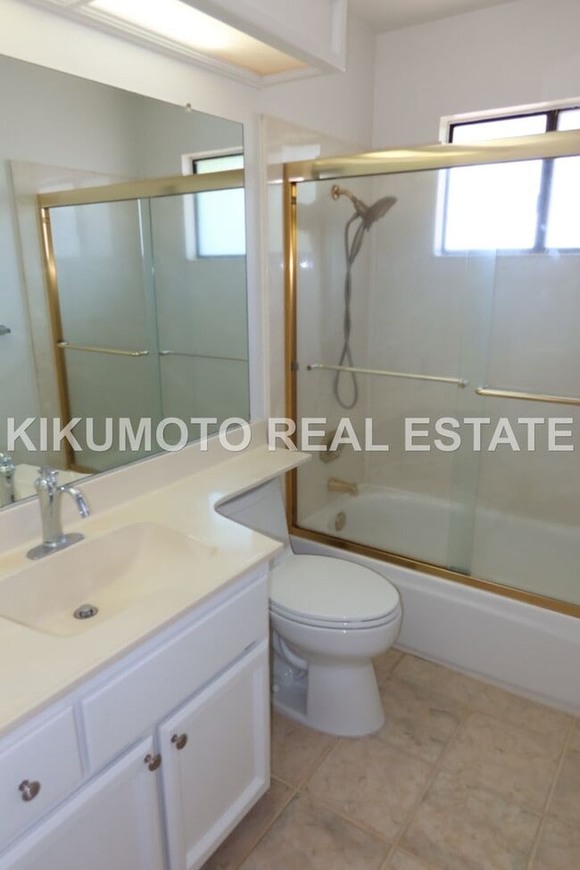 Building Photo - 3 Bedroom 2 1/2 bath Pocket home