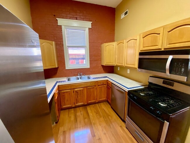 Building Photo - Stylish LowerTown Loft Living in the Heart...