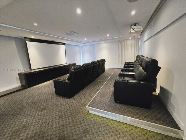 Building Photo - 601 NE 36th St