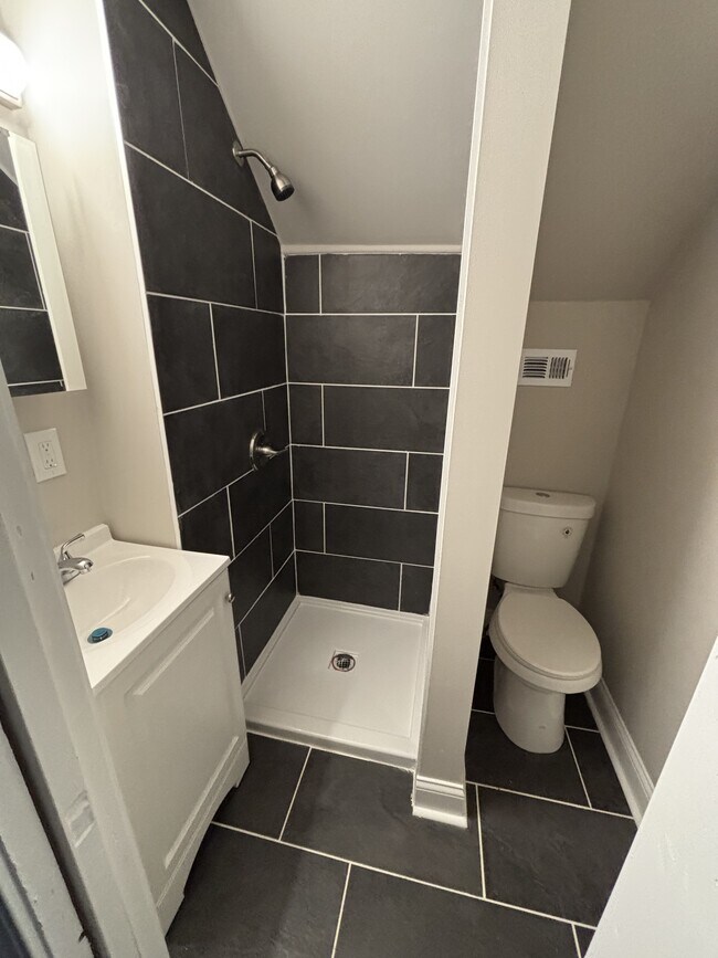 Building Photo - 2308 Wilson St