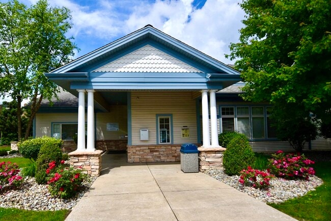 Building Photo - River Run Apartments