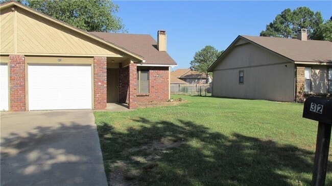 Primary Photo - 310 N 34th St