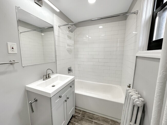 Building Photo - Cedar Court