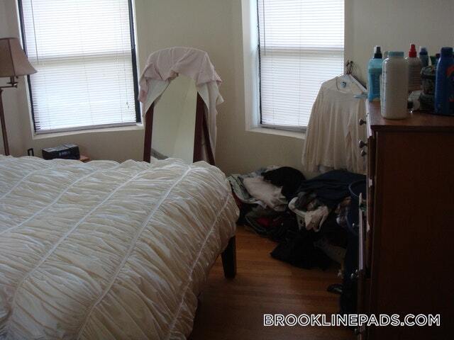 Building Photo - 1801 Beacon St