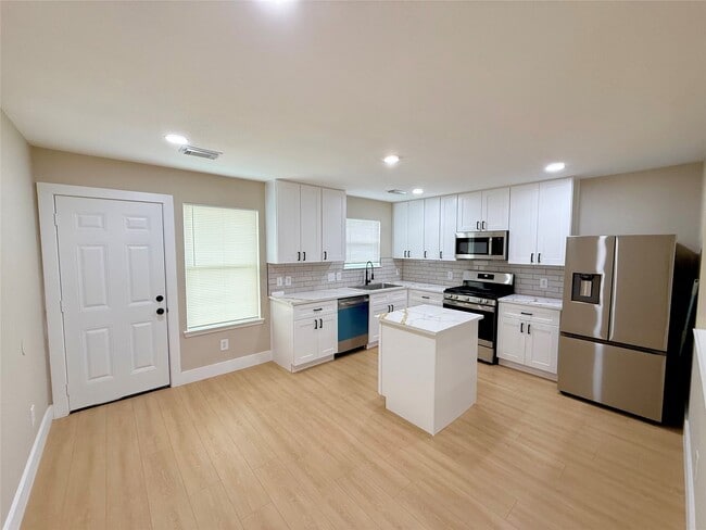 Building Photo - 3819 Banks Ridge Ln