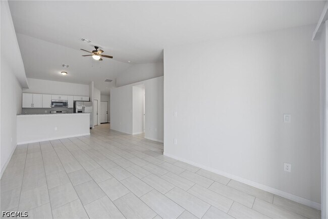 Building Photo - 1426-1428 Cape Coral Pkwy W