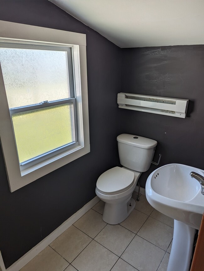 Building Photo - 1033 Myers Ave