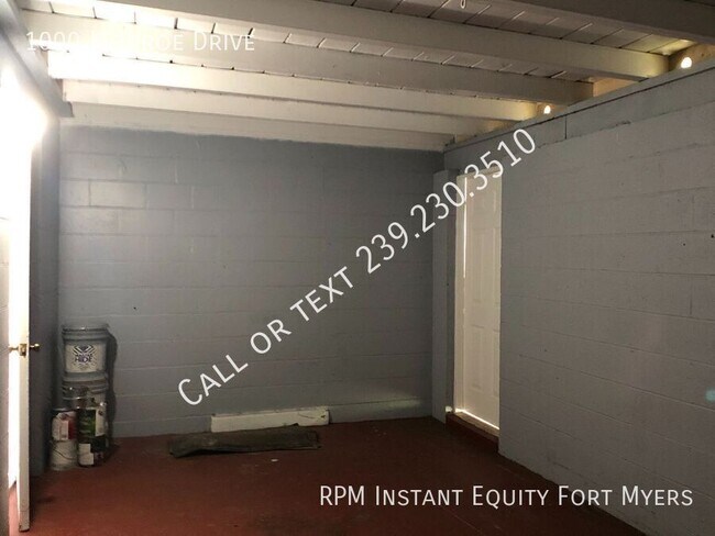 Building Photo - 1000 Monroe Dr