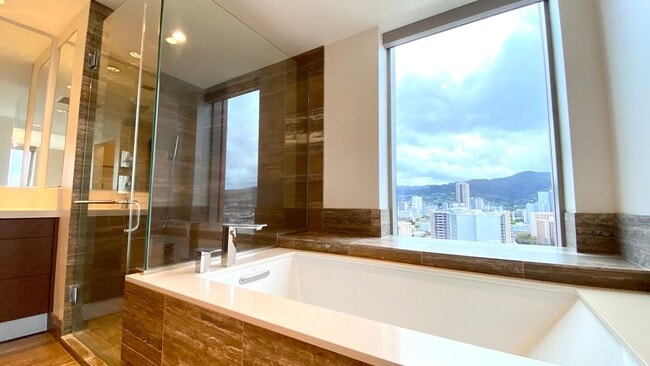 Building Photo - Lowest Priced 2-Bed Unit in ONE Ala Moana!!! PENTHOUSE 2 BED/2BATH with Ocean & Mountain Views!