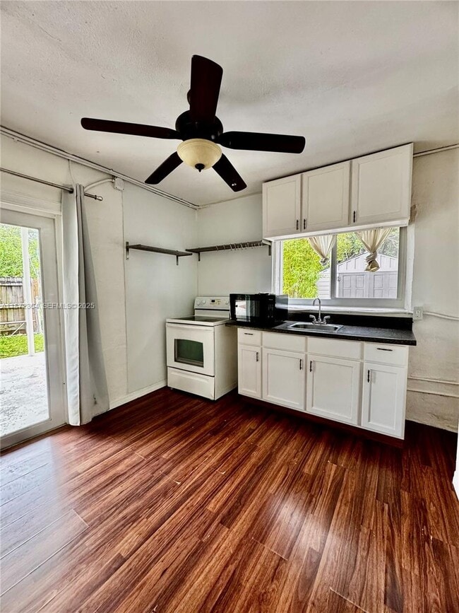 Building Photo - 1601 SW 20th Ave