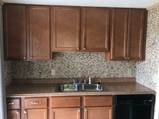 Building Photo - 217 Acorn Dr