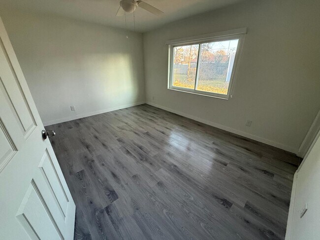 Building Photo - 793 Aspen Dr