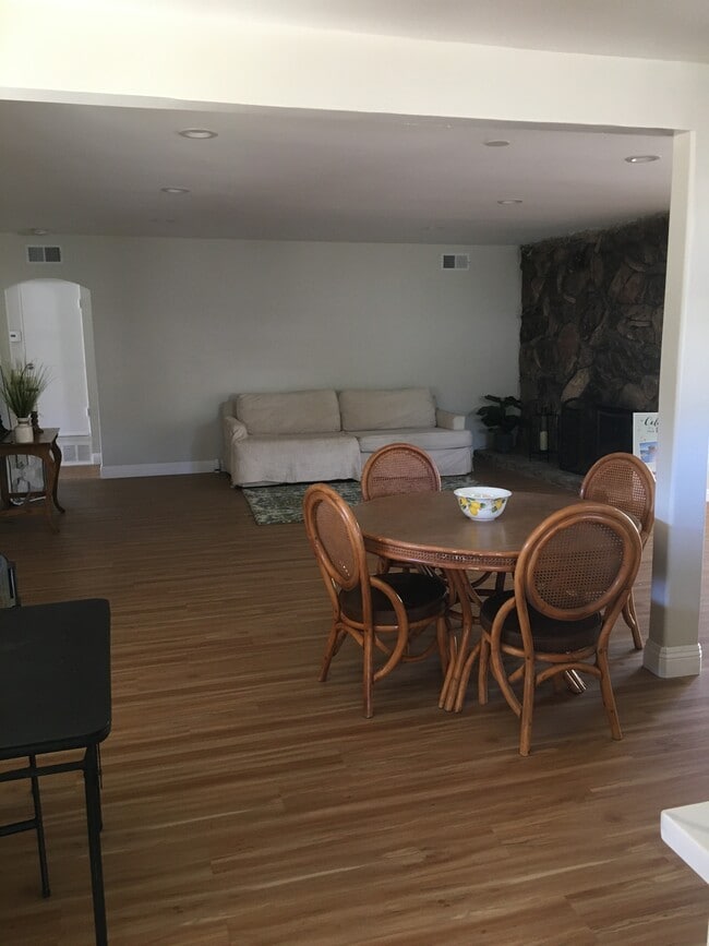 Building Photo - 15529 El Cajon St