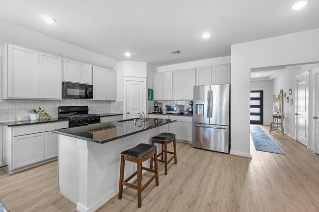 Building Photo - 4685 Cleo Day Dr