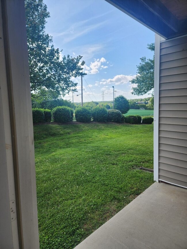 Building Photo - 6105 Hedgecock Cir