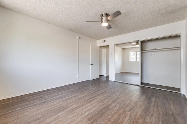 Building Photo - 540 E Hyde Park Pl