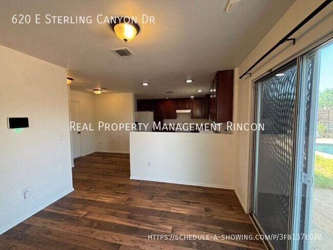 Building Photo - 620 E Sterling Canyon Dr