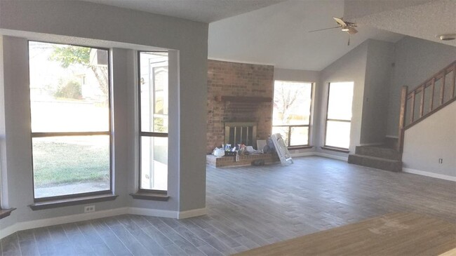 Building Photo - 5608 Emrose Cir