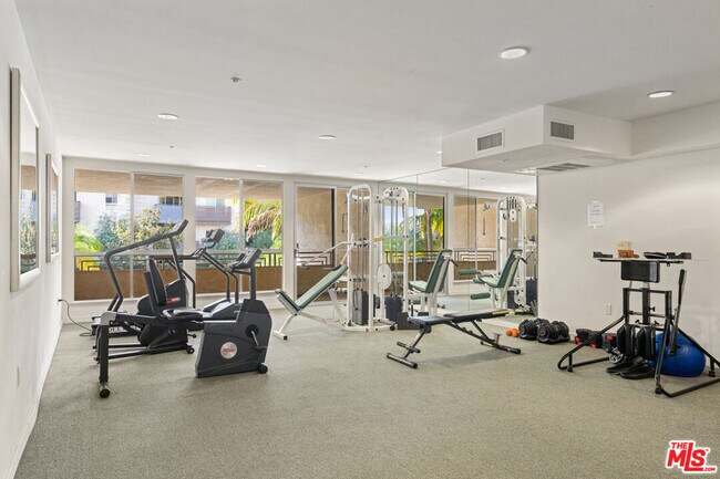 Building Photo - 1222 S Westgate Ave