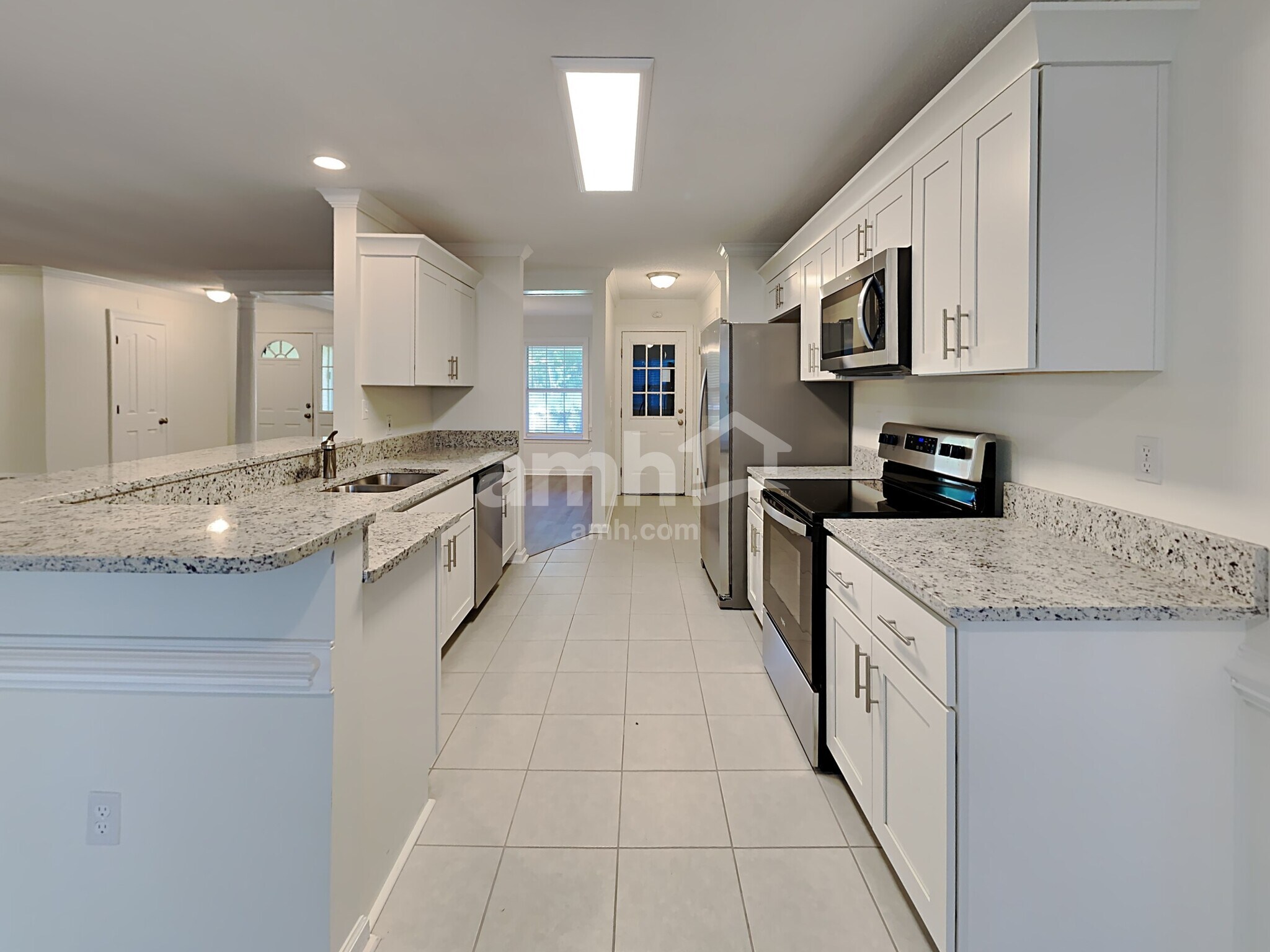Building Photo - 2714 Cedar Bluff Dr