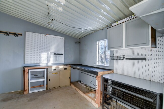 Building Photo - 2 bed, 2 bath Home in Prescott!