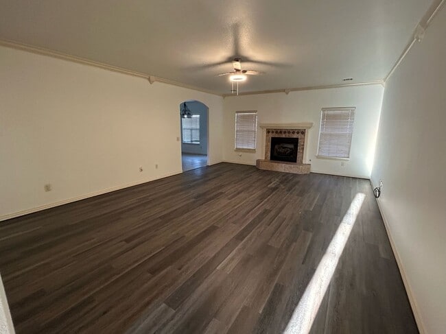 Building Photo - 1909 SW Elington St