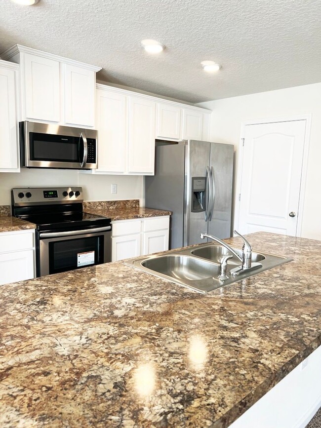 Building Photo - 12024 Sea Grove Pl