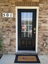 Building Photo - 501 Clifford Hts