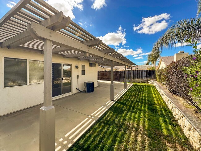 Building Photo - Single family home in Menifee!