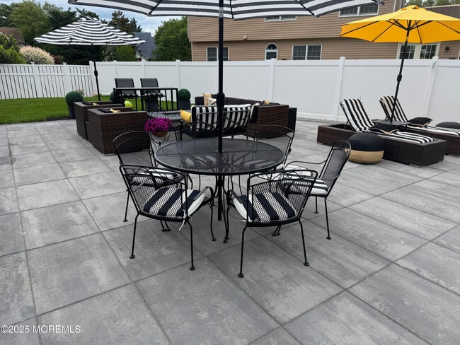 Building Photo - 141 Osborne Ave