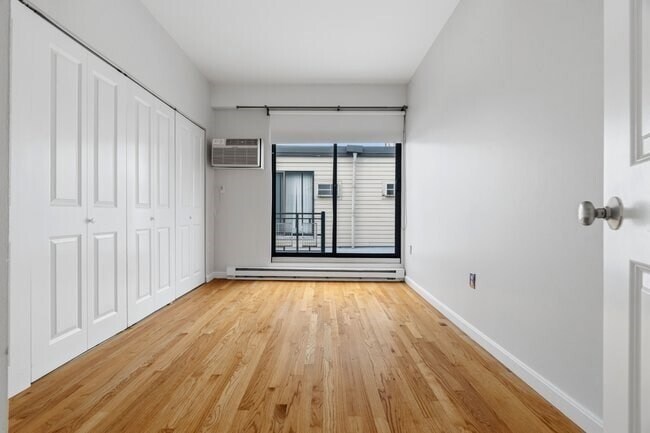 Building Photo - 12 Stoneholm St